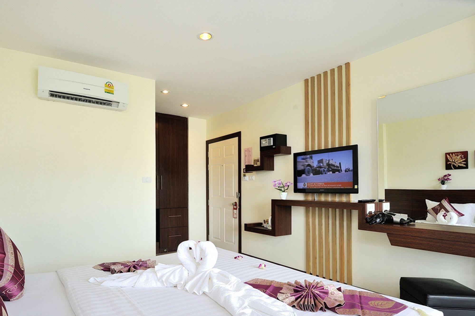 Pimrada Hotel Patong Exterior foto